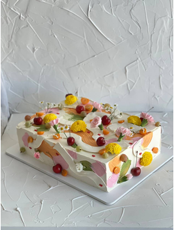 Торт с цветными мазками, живыми цветами и коктейльной вишней (5-8кг)