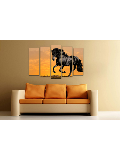 Модульная картина "Черный скакун"