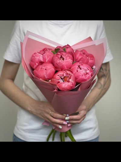 7 коралловых пионов