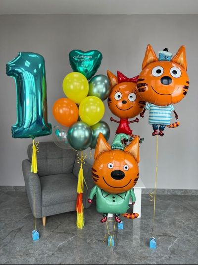 Набор шаров с гелием "Три кота" на годик