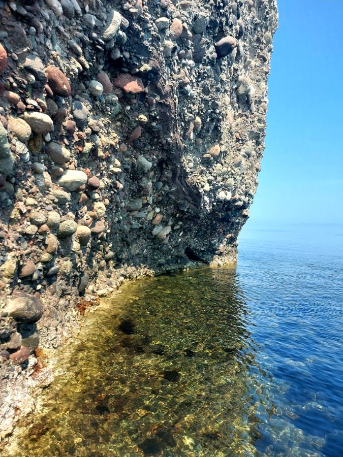 Мыс Старицкого (Необычные скалы)