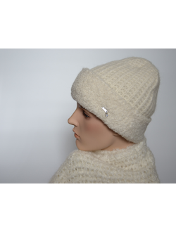 vyazaniy-komplekt-belaya-shapka-s-otvorotom-sharf-vizio-italiya