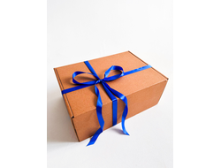 Огромная подарочная коробка GILEV 52x38x22 см с наполнителем и синей лентой