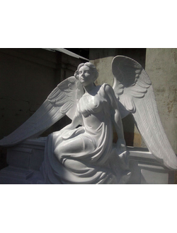 Скульптура Ангел с раскрытыми крыльями