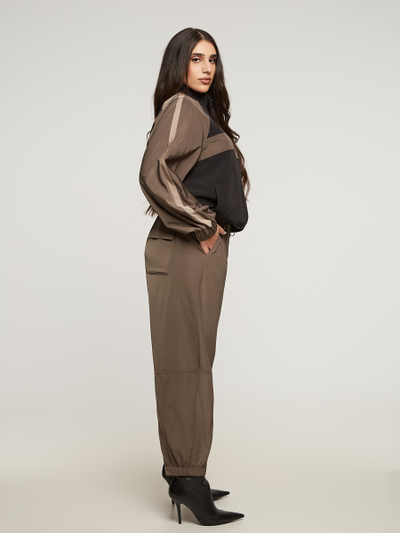 Брюки из плащевой ткани на осень