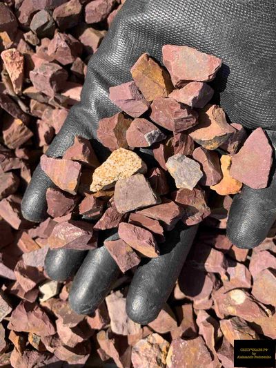 яшма сургучная бордовый щебень