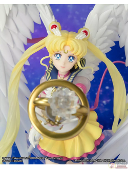 Фигурка Сейлор Мун (Eternal Sailor Moon Darkness Calls to Light ver.)