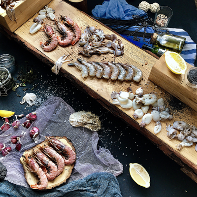 Доска для подачи закусок из дуба с корой