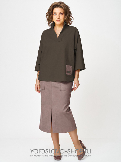 Женский 2-х предметный костюм, состоящий из трикотажной туники и юбки из замши