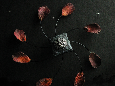 Крупная брошь в готическом стиле "Вихрь Прошлого" (по мотивам "Ravenswood")