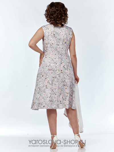 Женский комплект, состоящий и жакета и платья