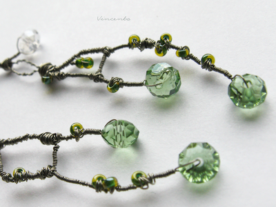 Капли утренней росы. Эльфийские серьги с хрустальными бусинами и чешским бисером