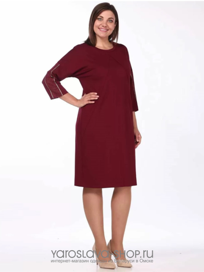 Платье из трикотажа в бордовых тонах с кулиской на спинке
