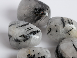 Кварц с черным турмалином (шерл) галтовка в ассортименте, Бразилия (27-32 мм, 17-21 г) №21385