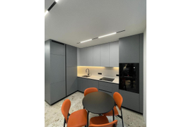 Кухня угловая , 1800*3400мм. Материал фасадов МДФ. Срок изготовления от 30 рабочих дней. Цена на момент заказа 195000 руб