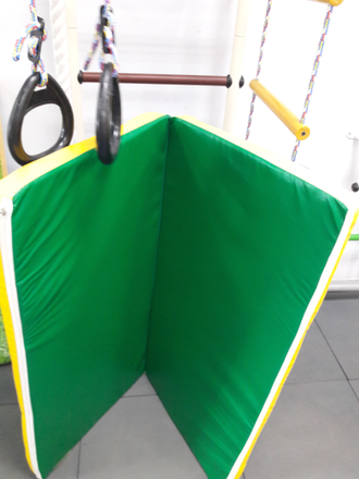 Мат гимнастический 1х1х0.06 м складной