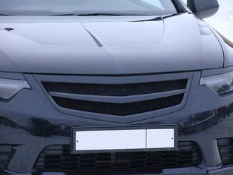 Планка в решетку радиатора Sport для Honda Accord 2011-