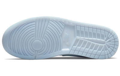 женские кроссовки Nike Air Jordan 1 Womens Mid 'Aluminum' Wolf Grey BQ6472-105 подошва