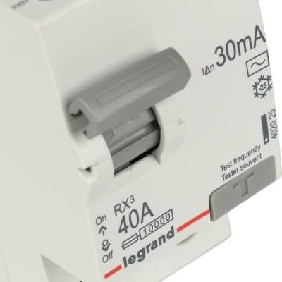 Маркировка устройства защитного отключения Legrand RX3