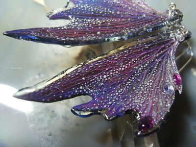 "Крылышки электрической феи ледяных молний", серьги с рубинами, родолитами и танзанитами