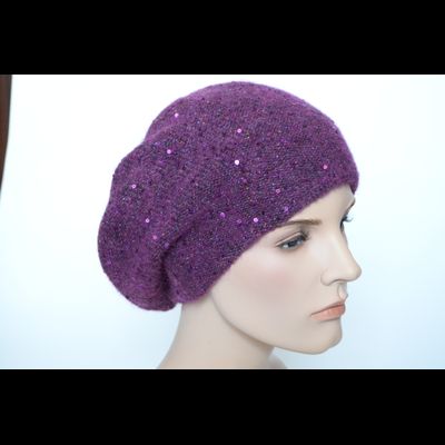 Женский вязаный берет фуксия с пайетками Vizio Италия 6917