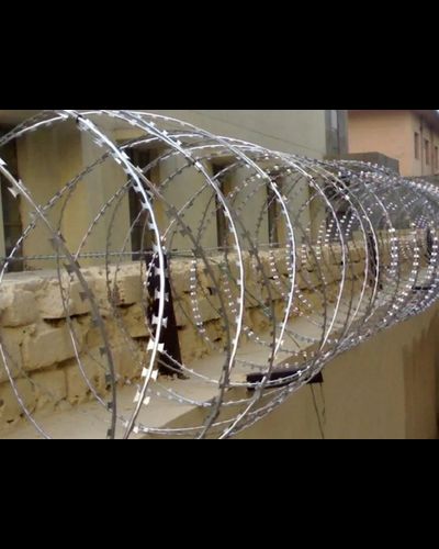 Спиральный барьер безопасности СББ900/5 (4,4 витка на 1 п.м) - 1 бухта