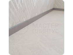 Плинтус ХДФ Dollken Cubu Flex Life 80мм Х 2,5 м 1246 Серебро платина в интерьере 5