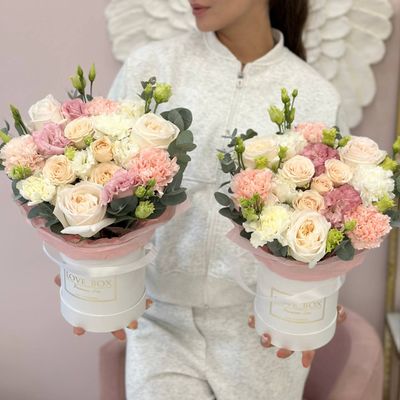 БУКЕТ В ШЛЯПНОЙ КОРОБКЕ МИКС ЦВЕТОВ MINI