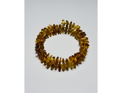 Браслет на пружине двойной из обработанного янтаря