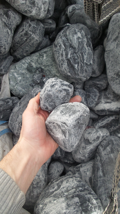 Щебень декоративный Мрамор (черный с белыми прожилками)