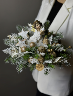 Новогодняя композиция со звездами и ангелом