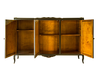 Комод трехстворчатый под технику.