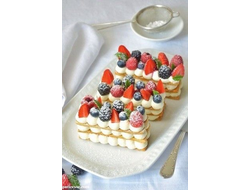 Пирожные ванильно-ягодные