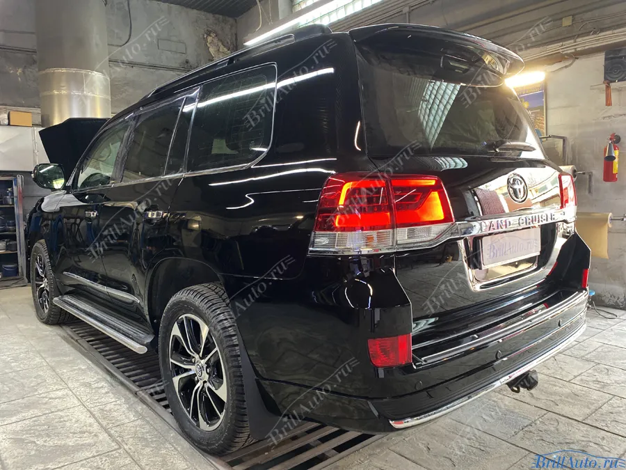 Рестайлинг Ленд Крузер 200 из 2008 в 2021 Lounge