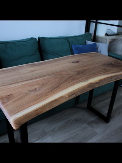 стол из слэбов карагача натурального цвета