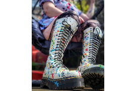 Высокие женские ботинки Dr Martens 1490 в расцветке мультиколор.