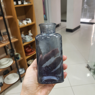 Вазочка синяя, высота 14 см