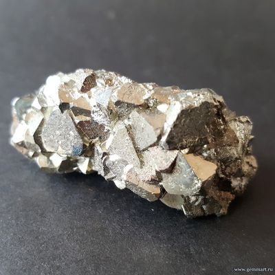 Пирит. Сросток октаэдрических кристаллов. Перу. 46*27*19 мм