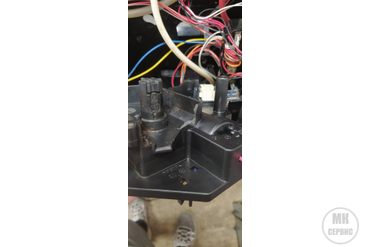 часть корпуса отломана