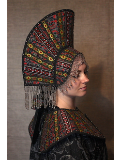 Кокошник "знатной славянки".