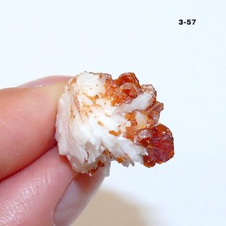 Ванадинит натуральный (щетка) №3-57: 24*15*13мм