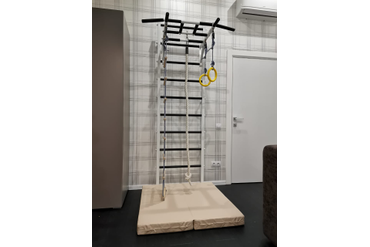 ШВЕДСКАЯ СТЕНКА РЕКОРД X1 (С ОПОРОЙ НА ПОЛ) ТУРНИК РУКОХОД, цвет металла белый + канат, кольца гимнастические, веревочная лестница + МАТ ГИМНАСТИЧЕСКИЙ 1,0Х1,0Х0,1 М "PERFETTO SPORT" БЕЖЕВЫЙ СКЛАДНОЙ