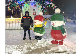 Снеговики из стеклопластика