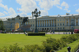 Индивидуальные экскурсии по Петербургу 2025