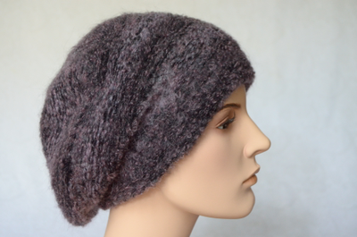 pushistiy-vyazaniy-beret-dlya-zhenschin-vizio-italiya-6957