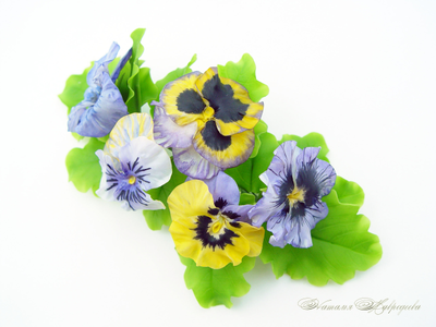 Заколка/ободок/зажим "Анютины глазки". Цветы из полимерной глины.