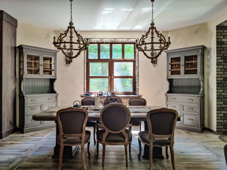 Буфет узкий с верхней надстройкой и 5 ящиками.