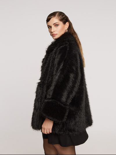 Женская шубка из искусственного меха