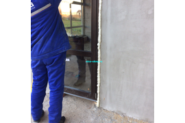 монтаж двери ПВХ балконного типа с наружной ламинацией, ручка с замком, дверь в баню