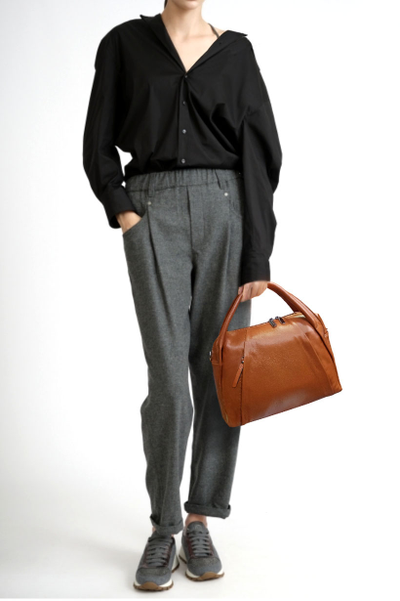 (АРТИКУЛ: 9993/0/82) СУМКА ЖЕНСКАЯ НЕБОЛЬШАЯ, НАТУРАЛЬНАЯ КОЖА, РЫЖАЯ, СПЕРЕДИ ВЕРТИКАЛЬНЫЕ КАРМАНЫ, РЕМЕНЬ ЧЕРЕЗ ПЛЕЧО